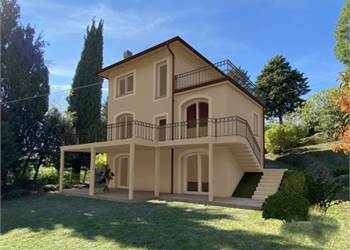 Villa in Vendita a Urbino (PU) Località PALLINO