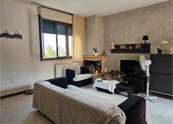 Casa a schiera con giardino